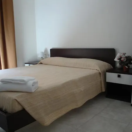 In 2* Řím